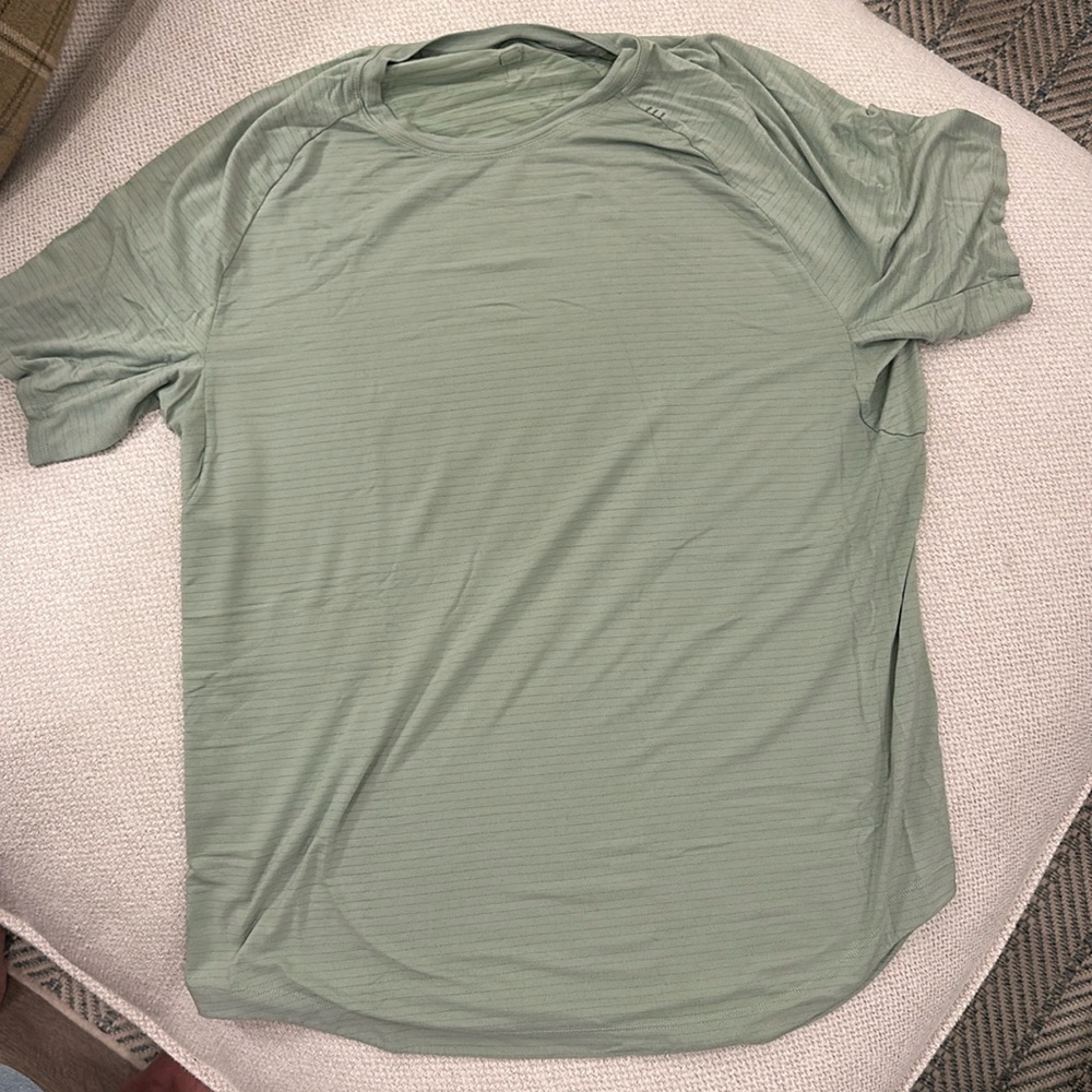 Lululemon mint green shirt